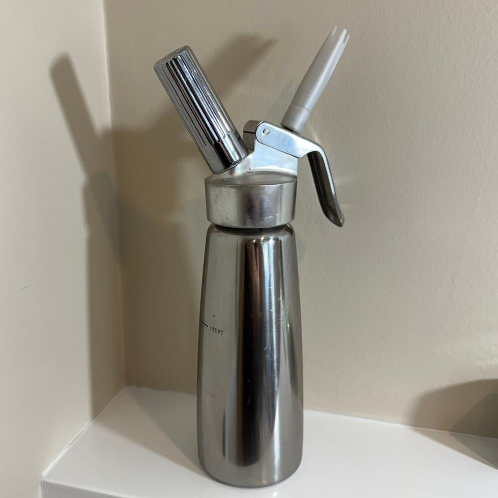 iSi Stainless Steel Cream Whipper 1 Pint Whipped Cream Dispenser w/ Tip